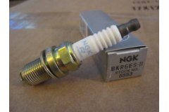 Свеча зажигания (кратно 4 шт.) для KIA CARENS I (FC) 1.8 i 2000-2002, код двигателя T8, V см3 1793, кВт 81, л.с. 110, бензин, NGK BKR6ES11
